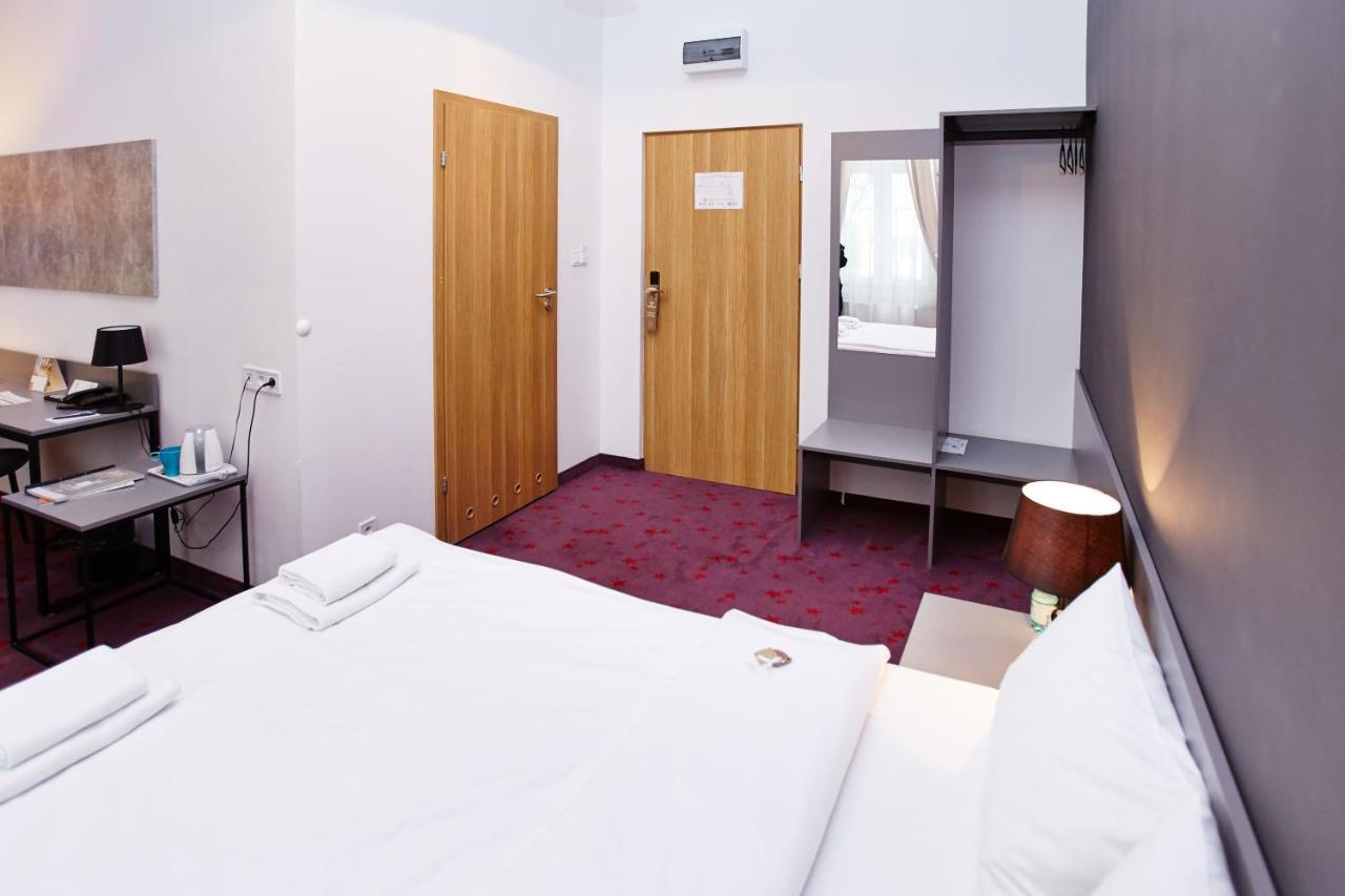 Koszary Arche Hotel Góra Kalwaria Εξωτερικό φωτογραφία